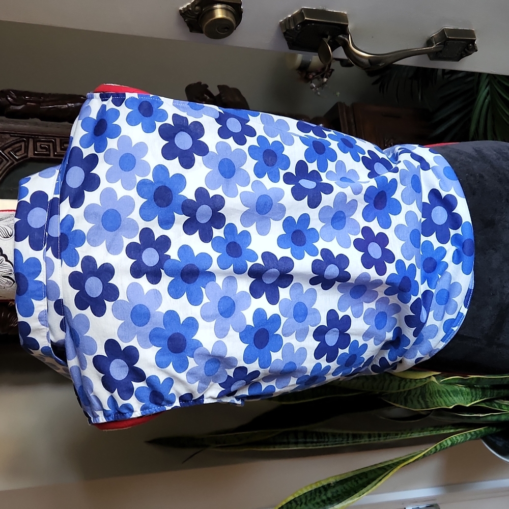 Passport, 0280, Blue and white floral top, Sz L - Picture 6 of 6